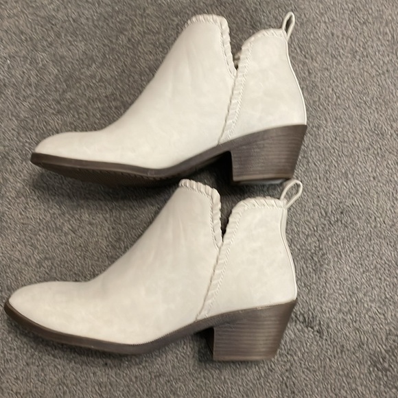 Rock & Candy Booties NWOT - Picture 1 of 10